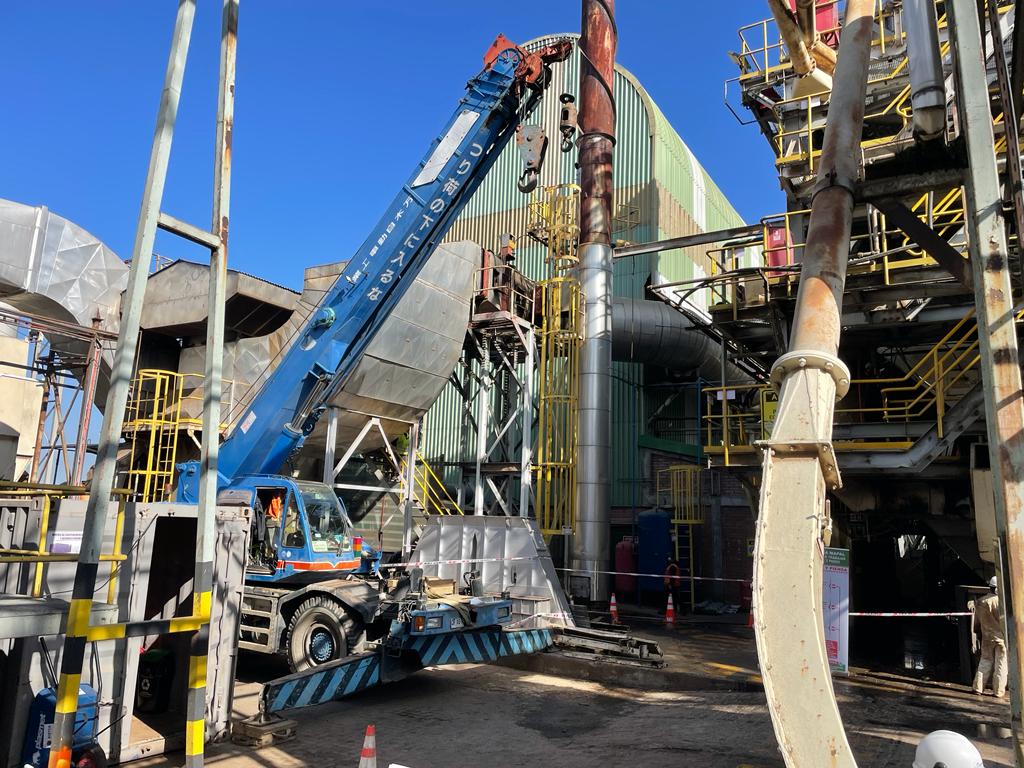 Fabricación y Cambio de Chute de Planta Termica Masisa