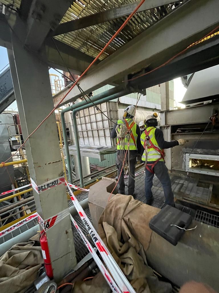 Fabricación y Cambio de Chute de Planta Termica Masisa