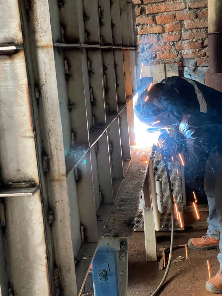 Fabricación y Cambio de Chute de Planta Termica Masisa